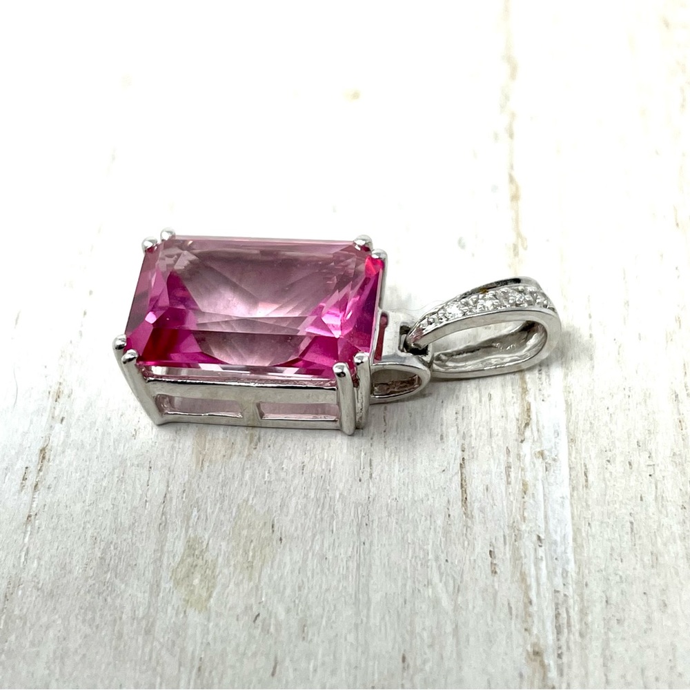 14K white gold, diamonds, pink emerald cut topaz pendant - Picture 3 of 11